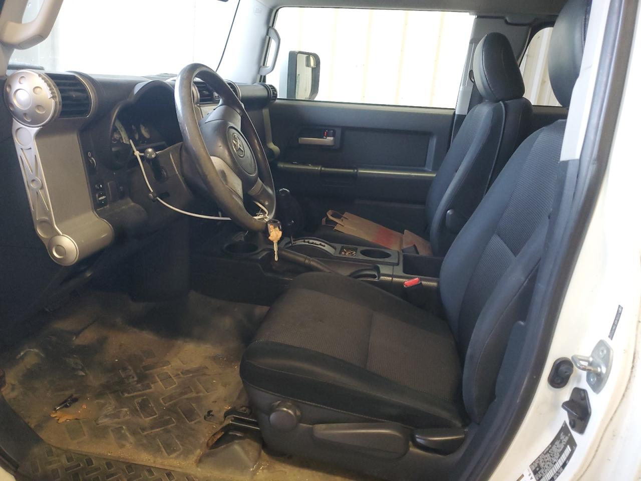 2010 Toyota FJ Cruiser - Image 7