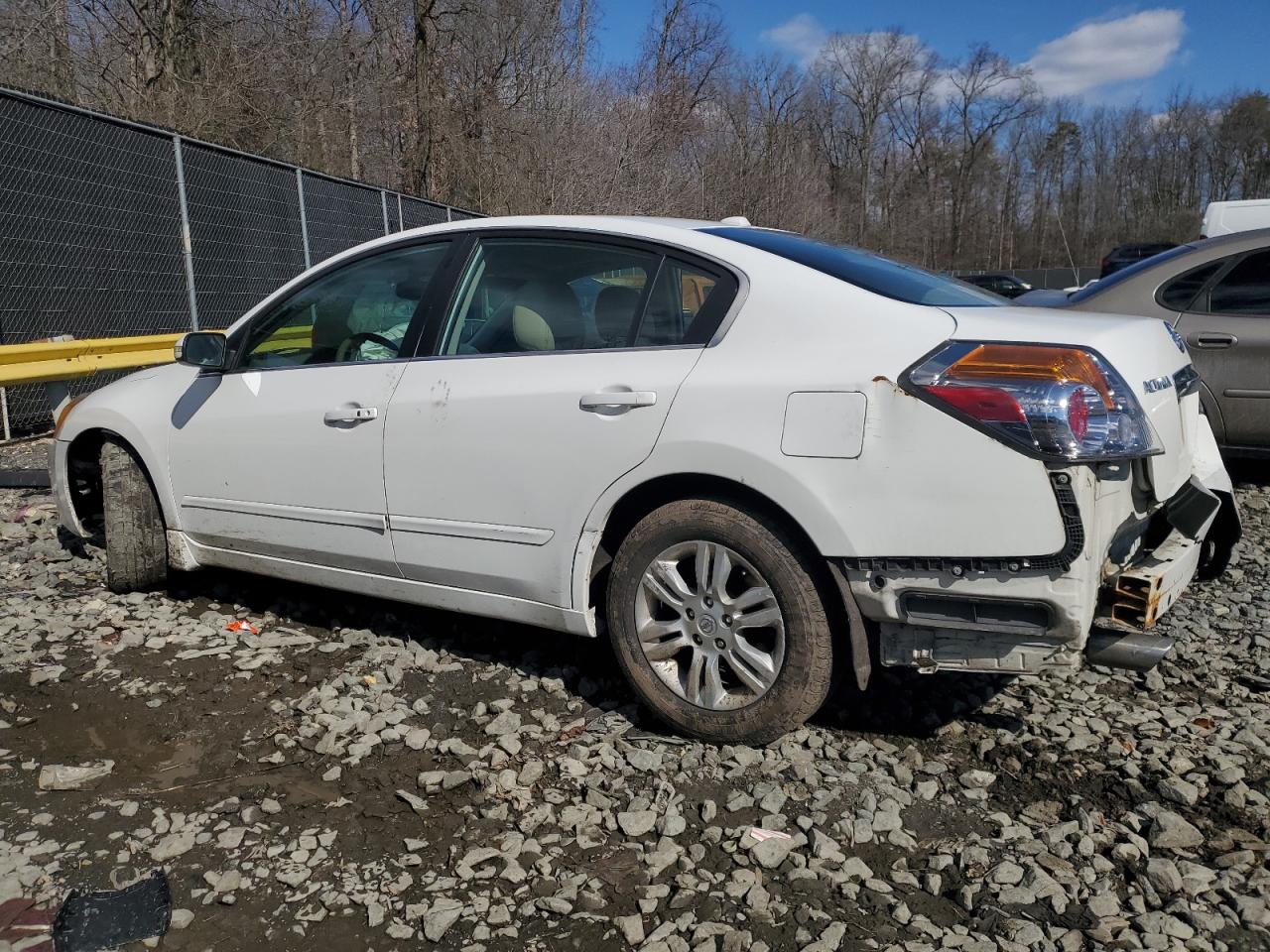 2012 Nissan Altima - Image 2