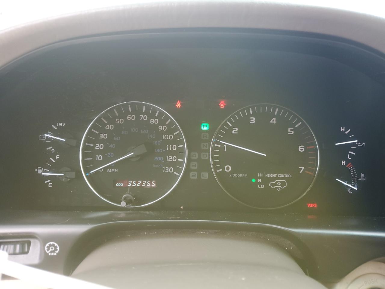 2005 Lexus LX - Image 9
