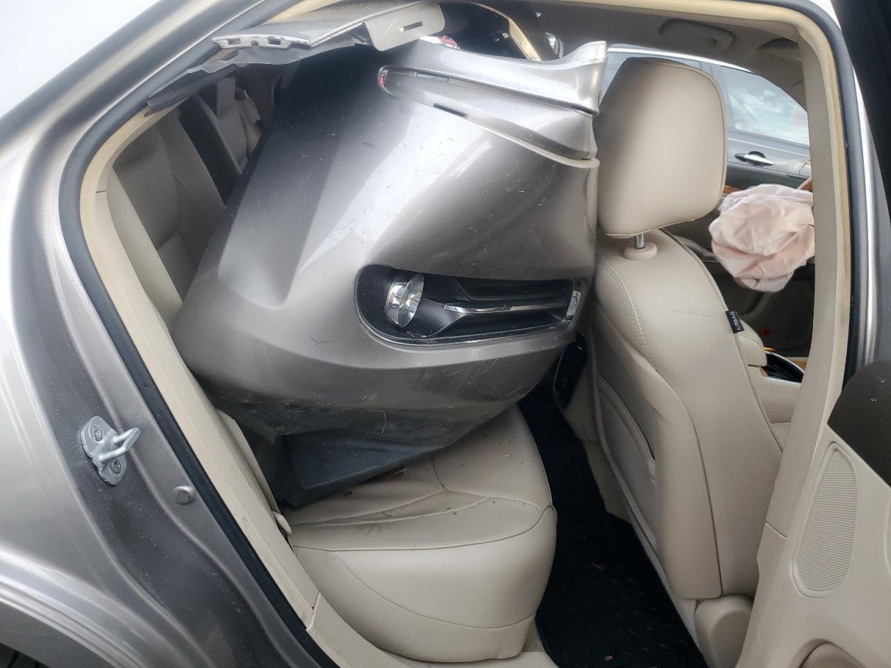 2014 Chrysler 300 - Image 10
