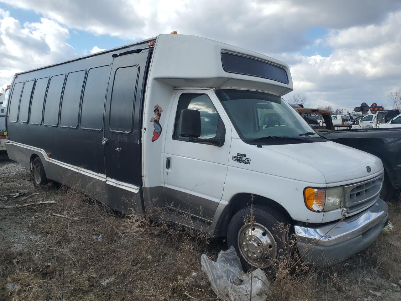 1999 Ford Econoline E450 Super Duty Cutaway Van Rv for Sale in Dyer, IN - Rear End