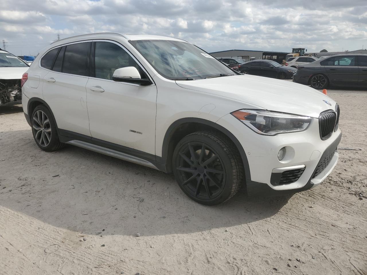 2016 BMW X1 - Image 4