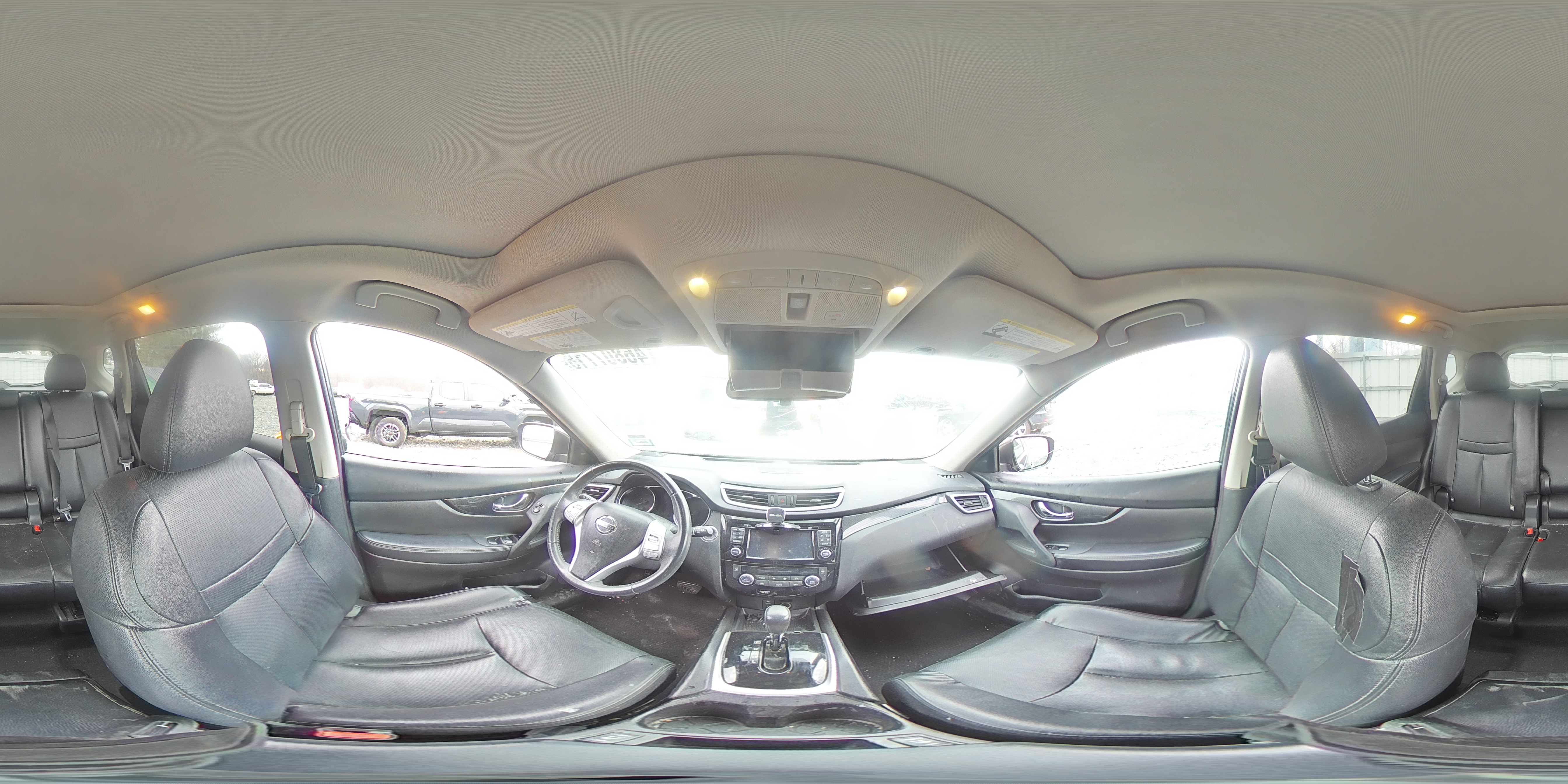 2016 Nissan Rogue - Image 12