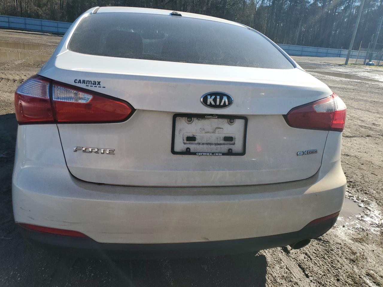 2016 Kia Forte - Image 6
