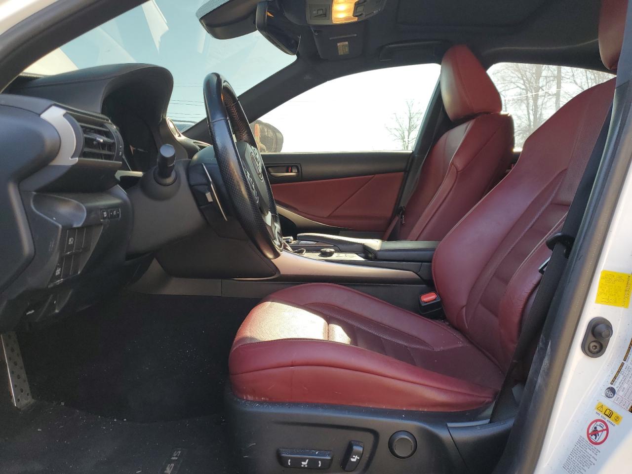 2017 Lexus IS - Image 7
