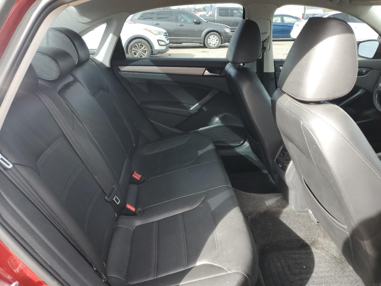 2015 Volkswagen Passat - Image 10