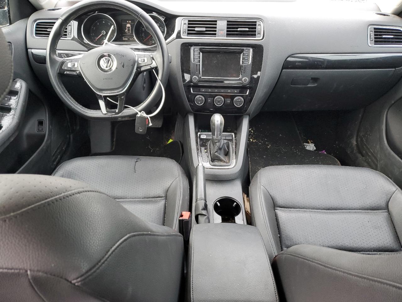 2017 Volkswagen Jetta - Image 8