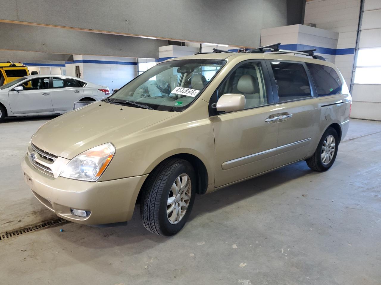 2010 Kia Sedona - Image 1