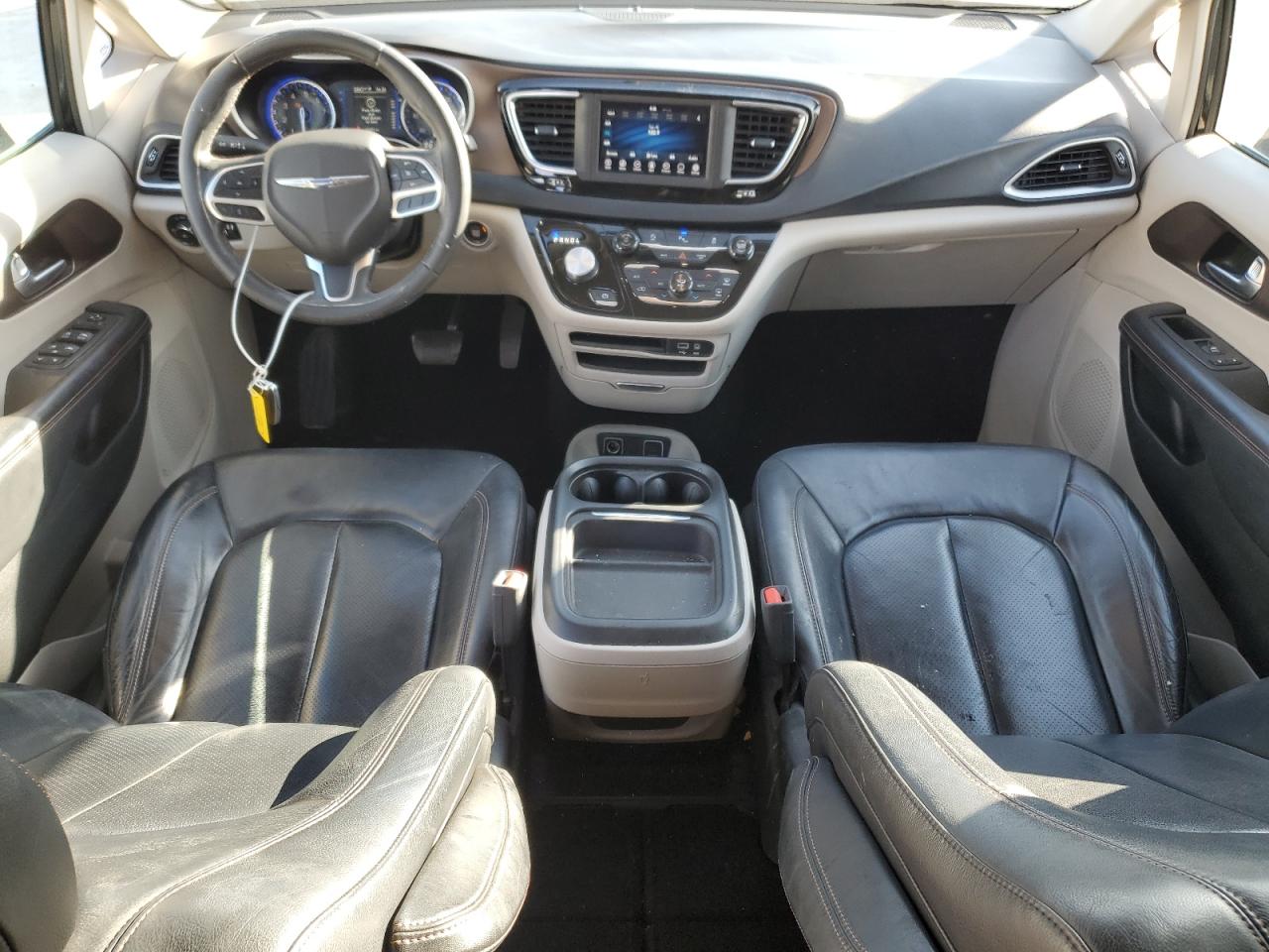 2018 Chrysler Pacifica - Image 8
