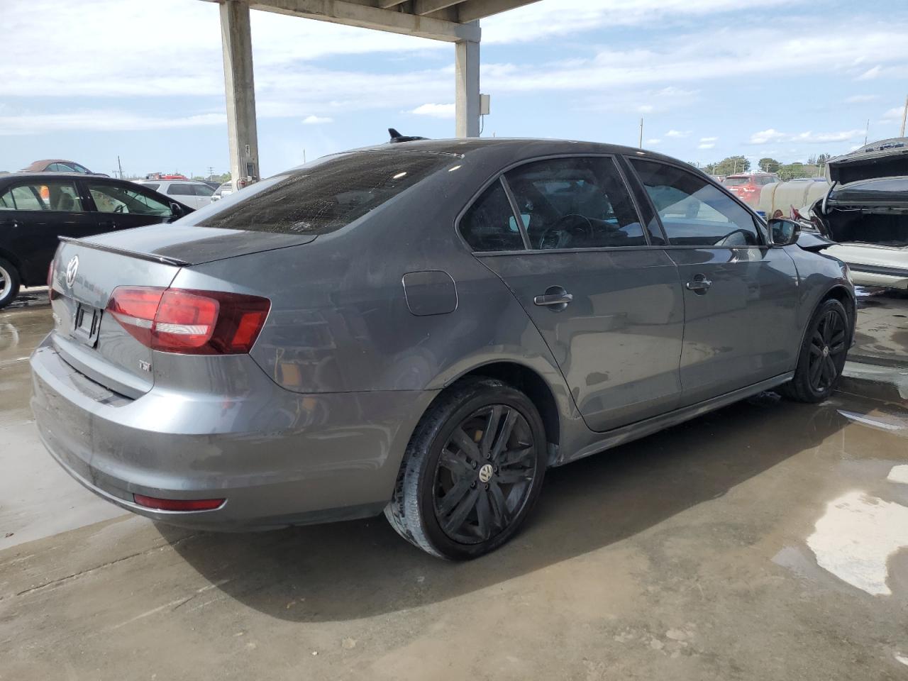 2018 Volkswagen Jetta - Image 3