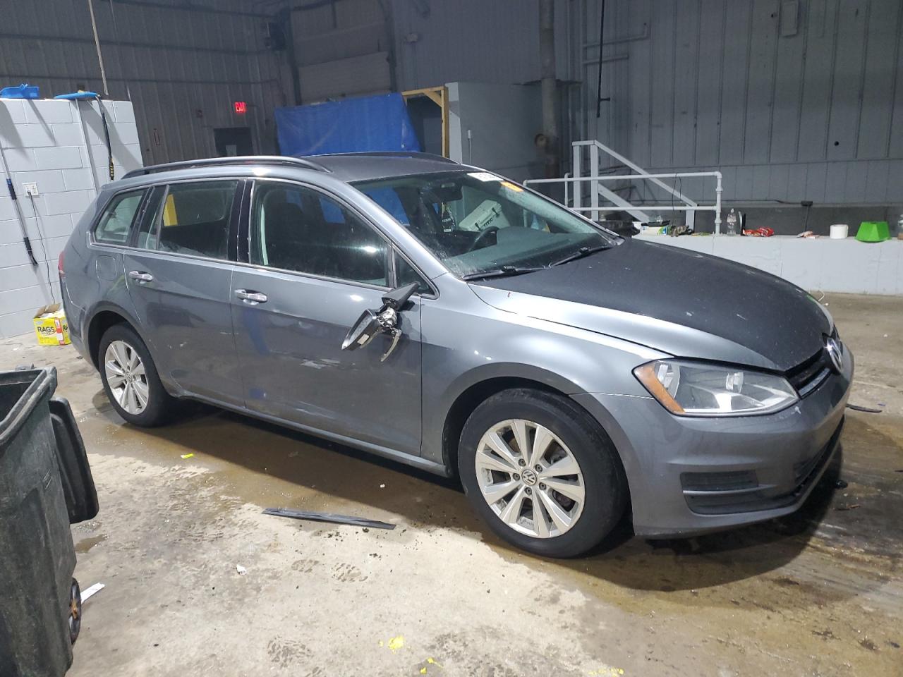 2017 Volkswagen Golf - Image 4