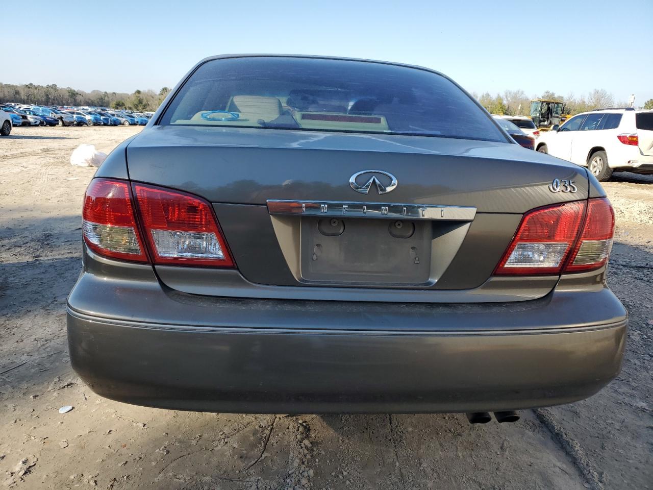 2003 Infiniti I - Image 6
