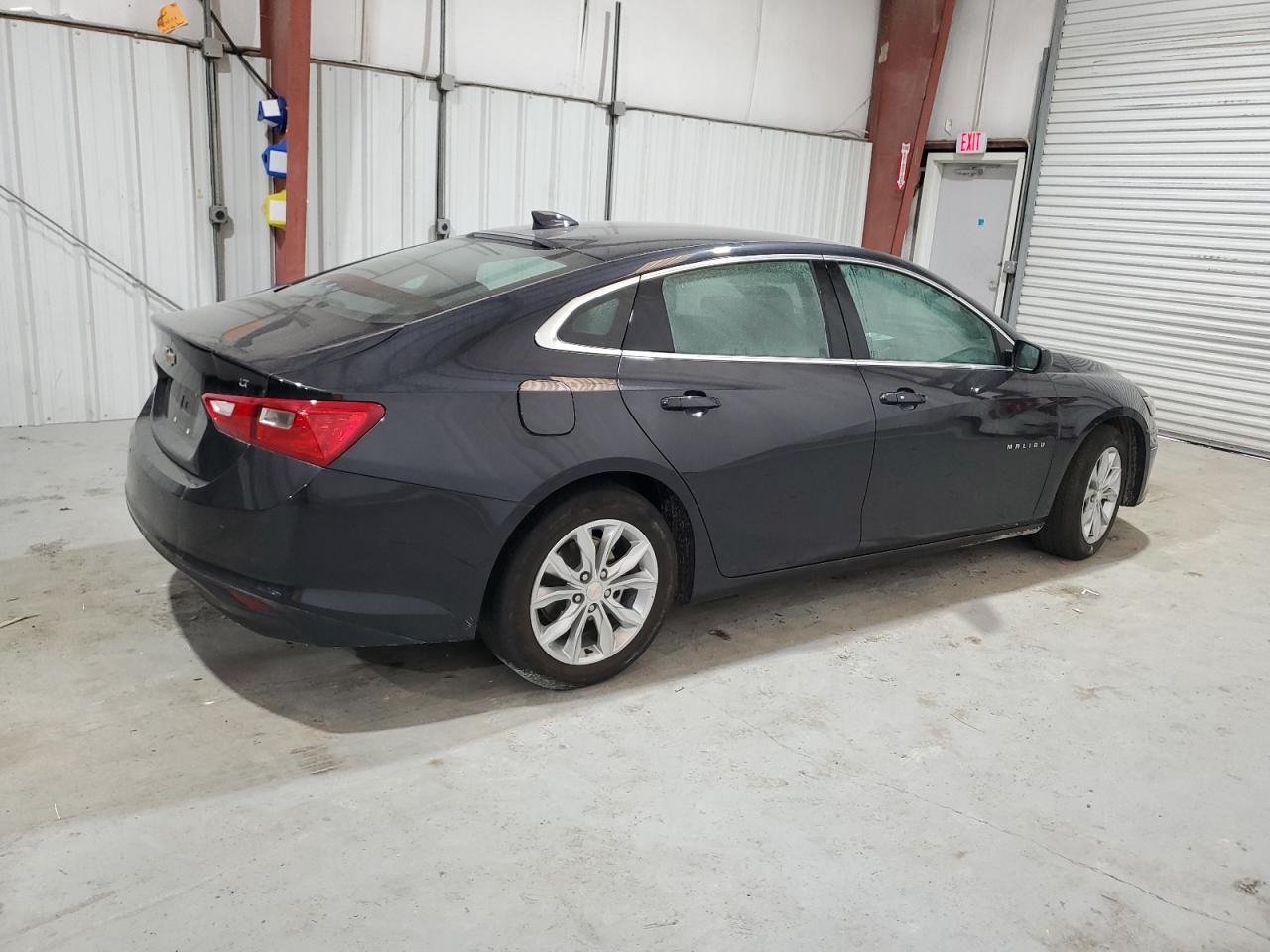 2023 Chevrolet Malibu - Image 3