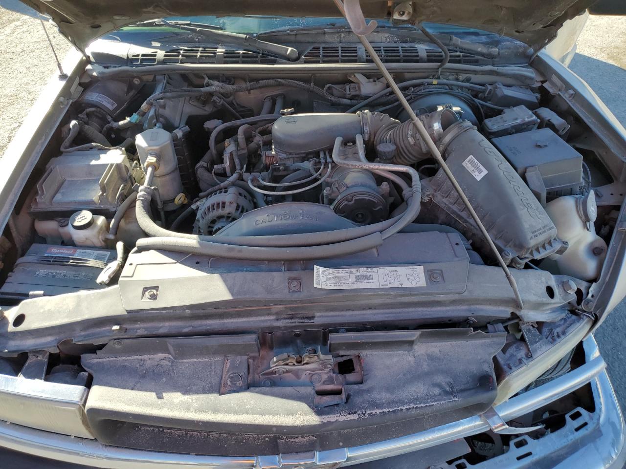 2002 Chevrolet S-10 Pickup - Image 11