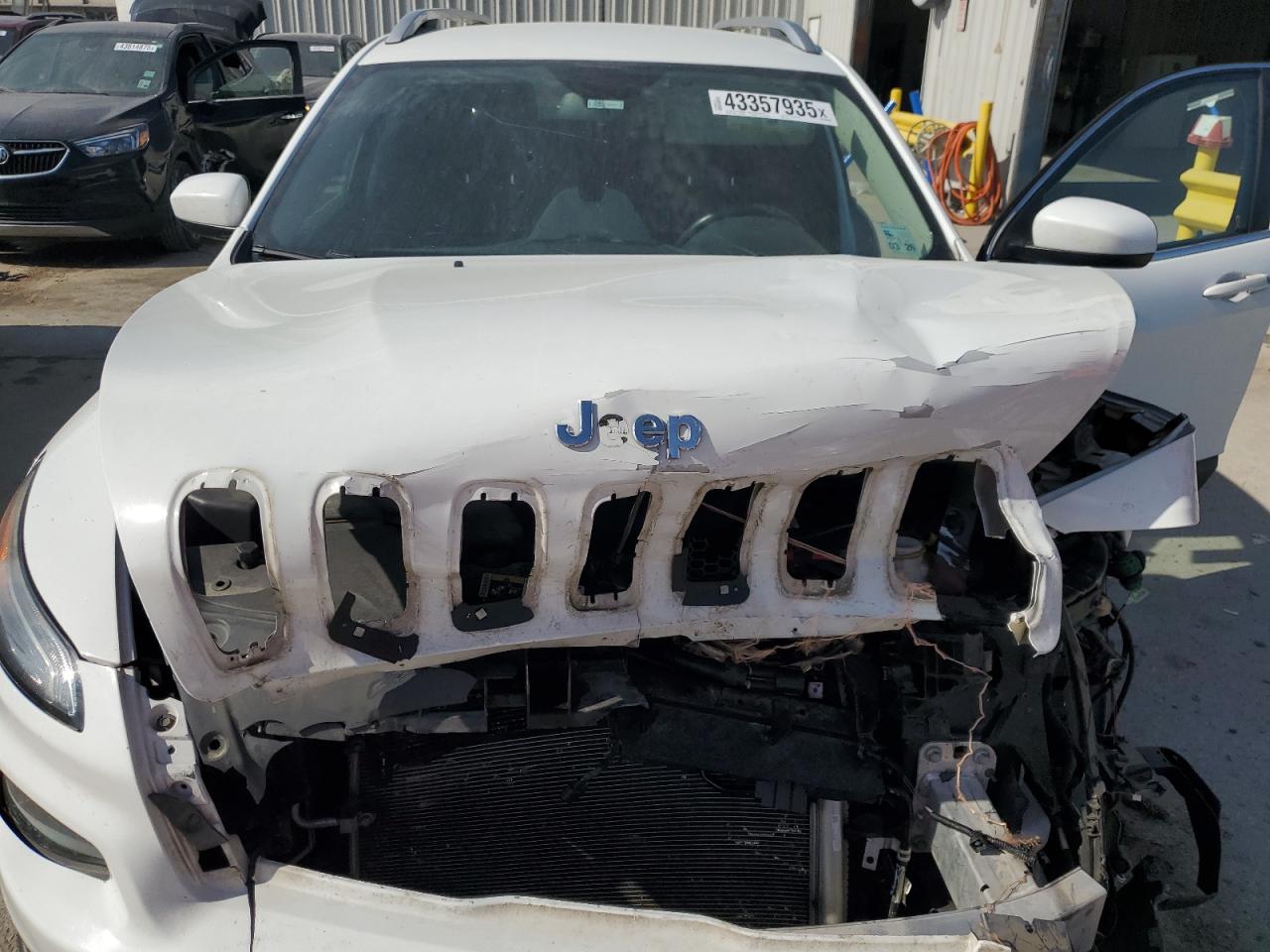 2016 Jeep Grand Cherokee - Image 12