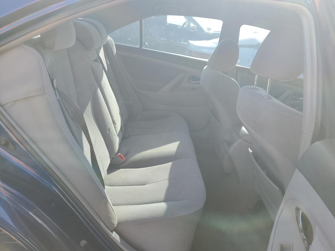2011 Toyota Camry - Image 10