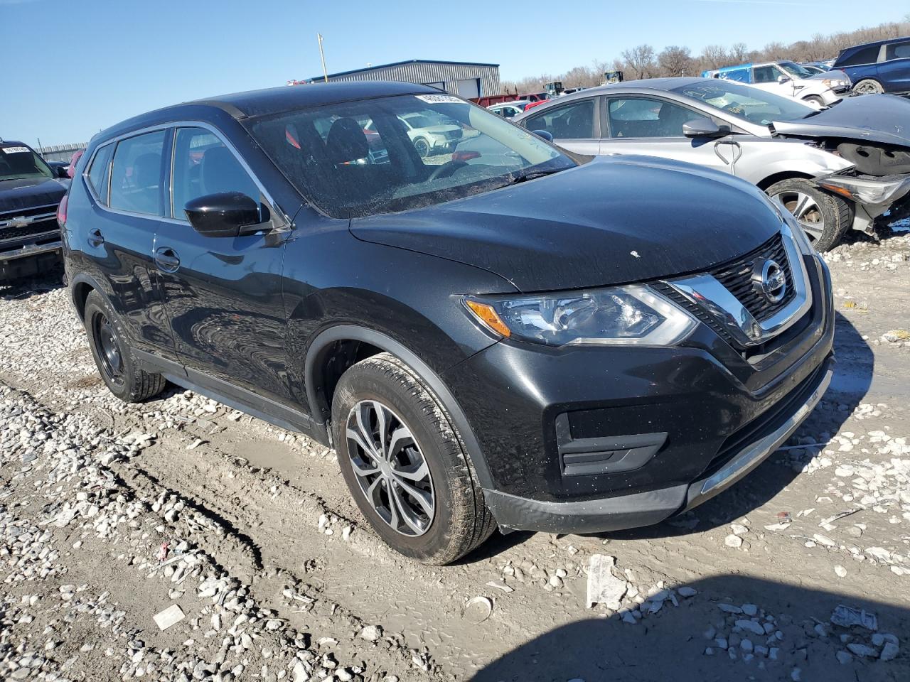 KNMAT2MT5HP552253 NISSAN ROGUE 2017
