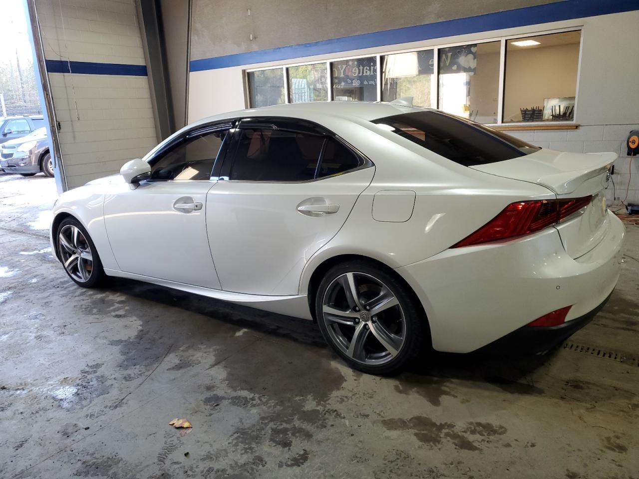 2017 Lexus IS - Image 2