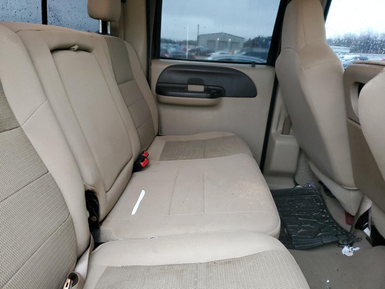2006 Ford F250 - Image 10