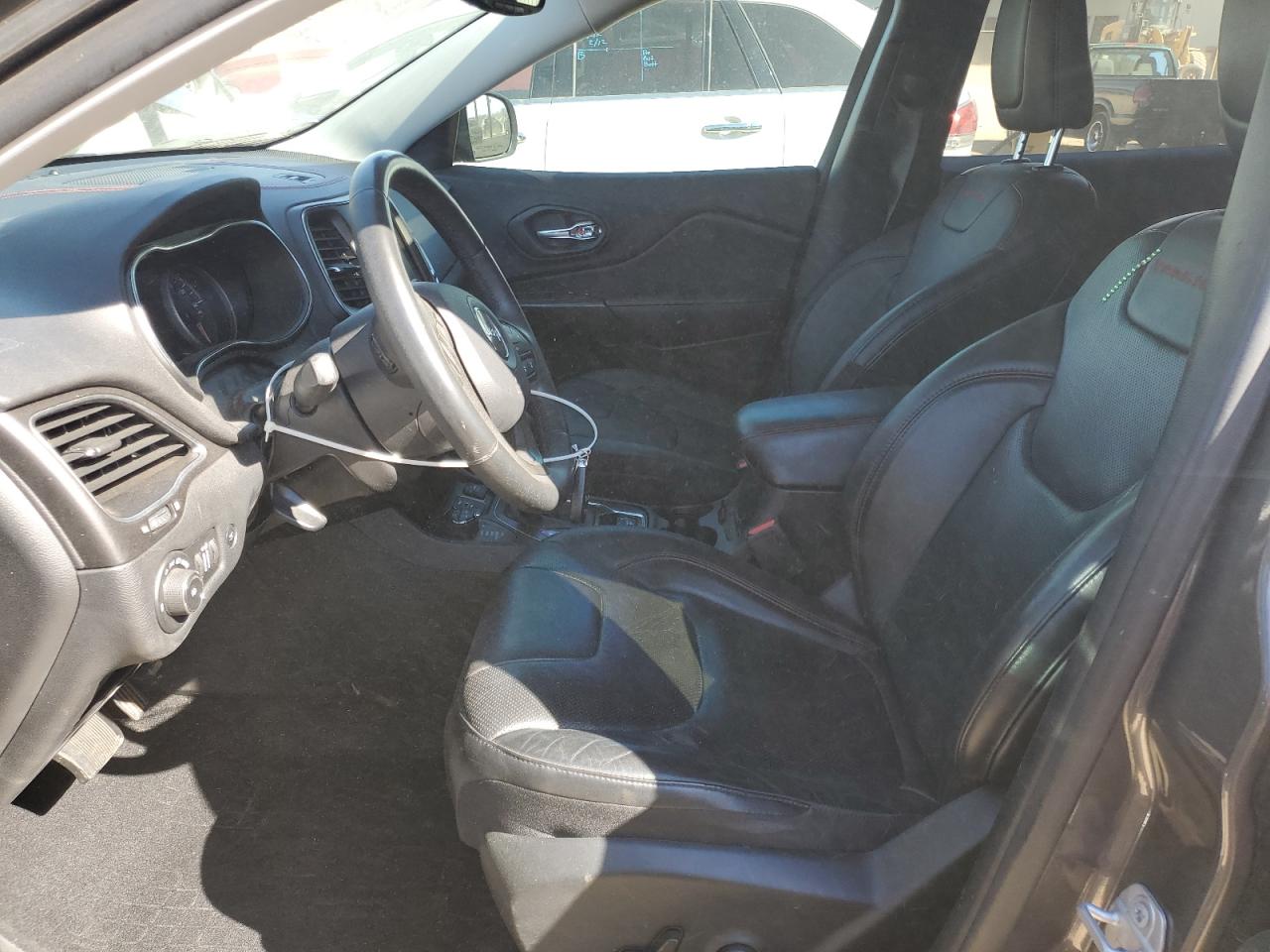 2019 Jeep Cherokee - Image 7
