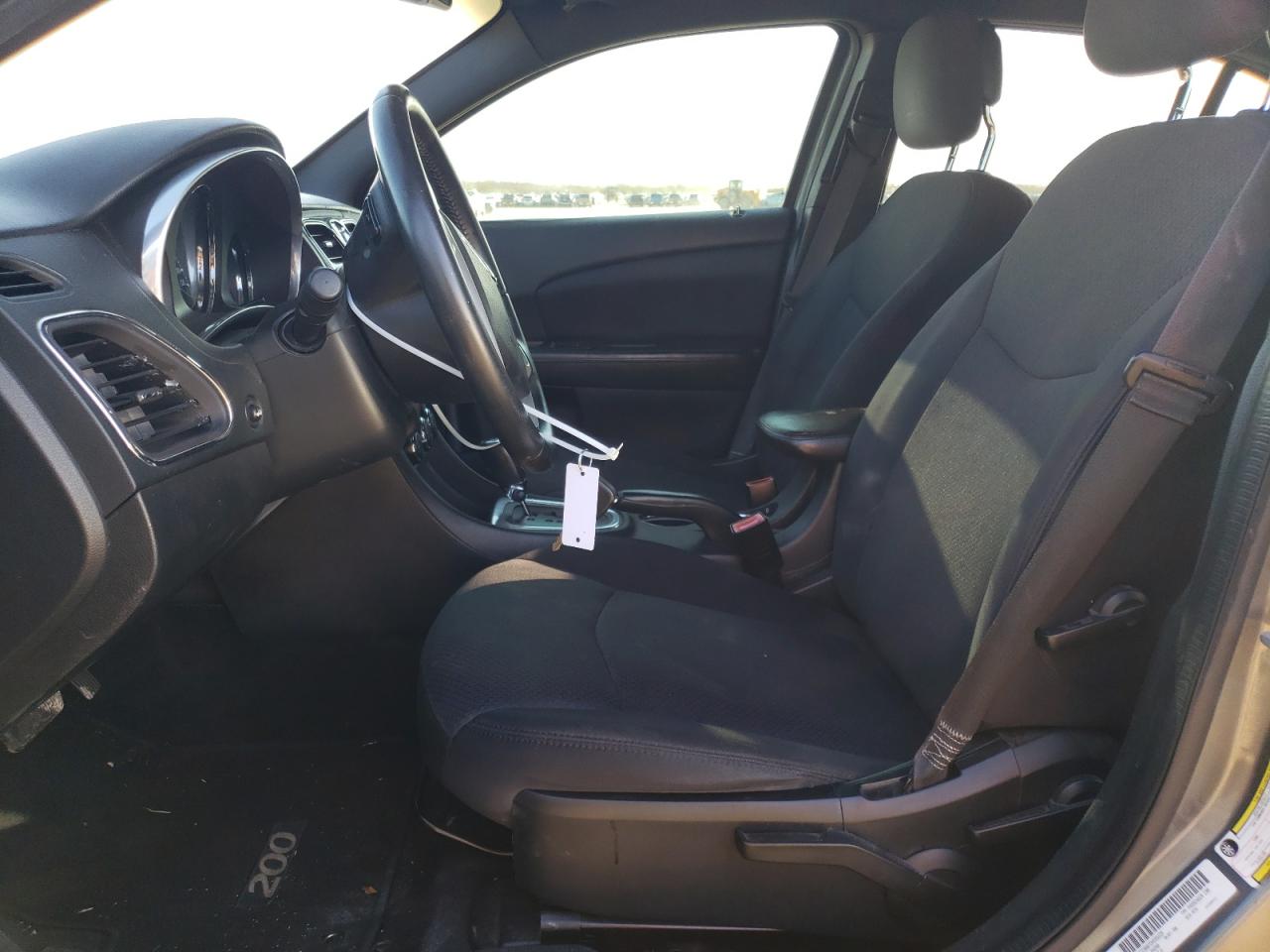 2013 Chrysler 200 - Image 7