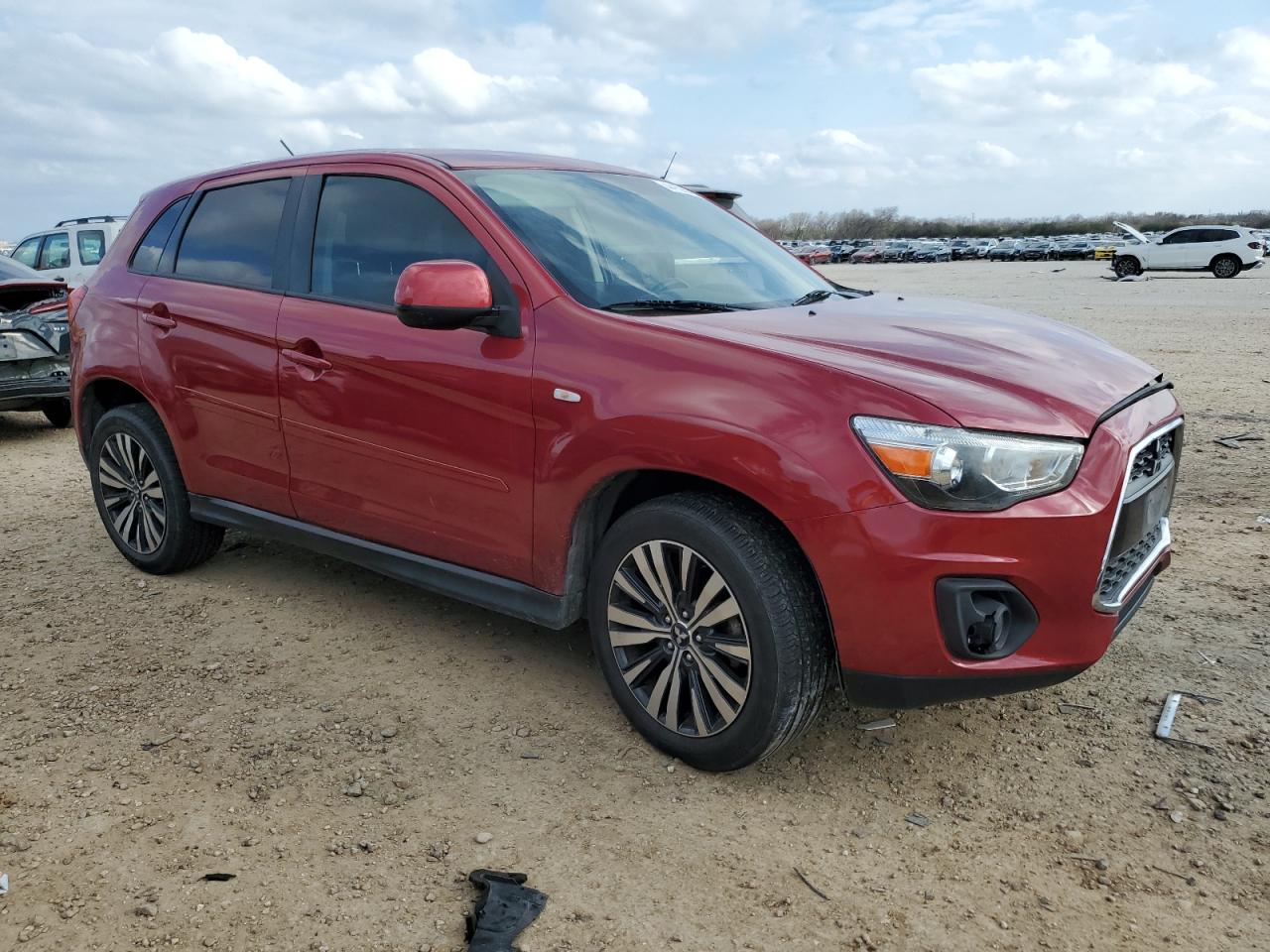 2015 Mitsubishi Outlander - Image 4