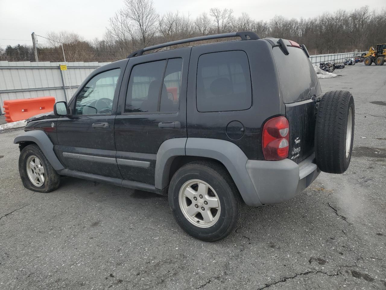 2005 Jeep Liberty (North America) - Image 2