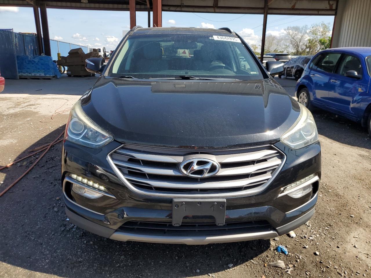 2017 Hyundai Santa Fe - Image 5
