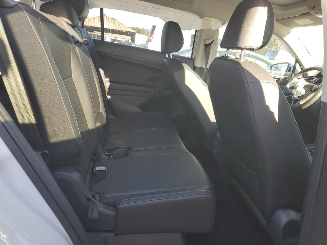 2020 Volkswagen Tiguan - Image 10