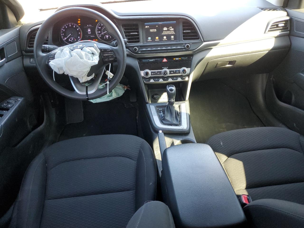 2020 Hyundai Elantra - Image 8