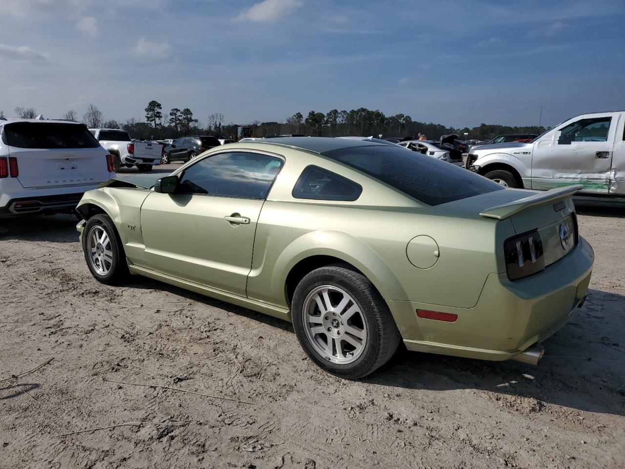 2006 Ford Mustang - Image 2