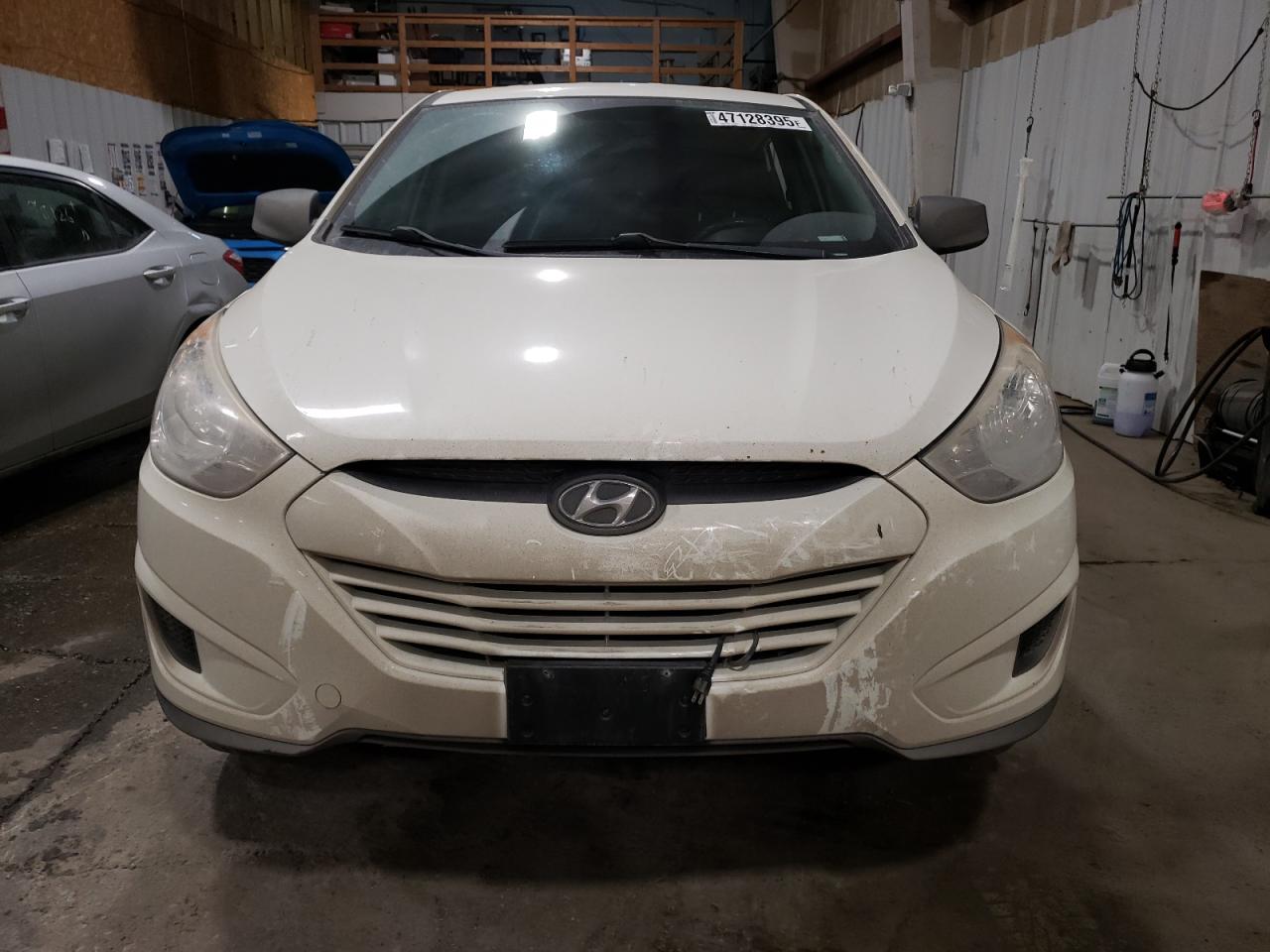 2010 Hyundai Tucson - Image 5