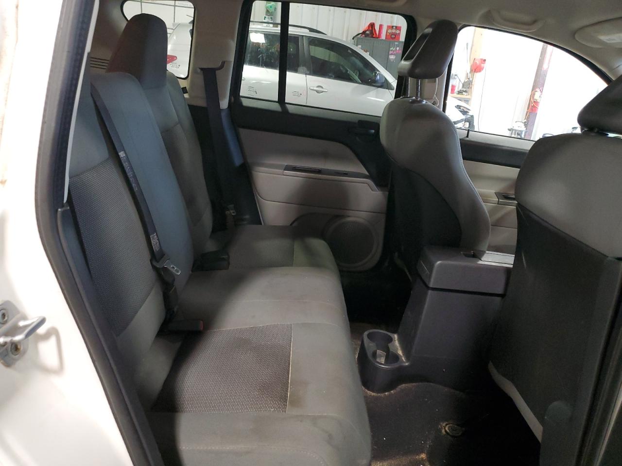 2007 Jeep Compass - Image 12