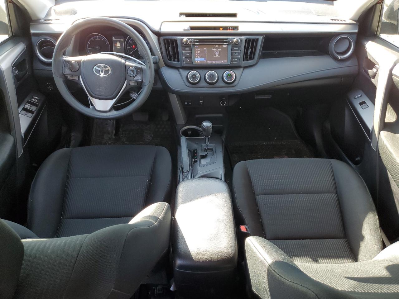 2018 Toyota RAV 4 - Image 8