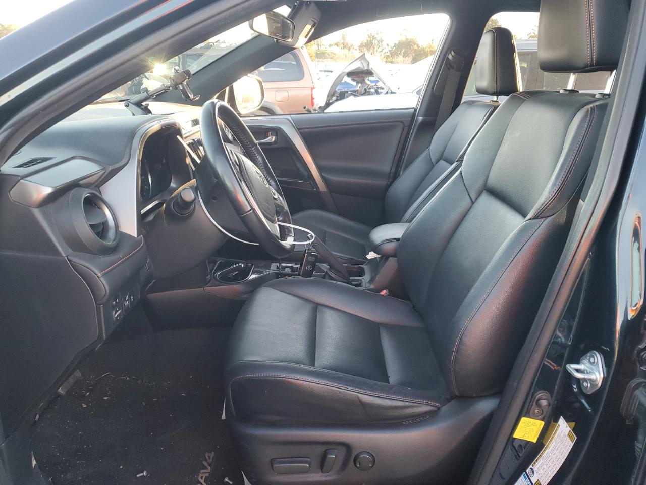 2017 Toyota RAV 4 - Image 7