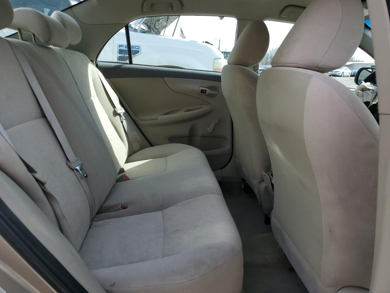 2010 Toyota Corolla - Image 10