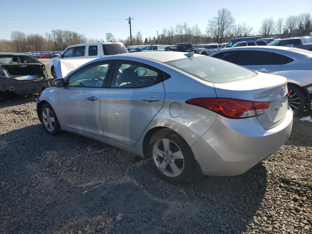 2013 Hyundai Elantra - Image 2