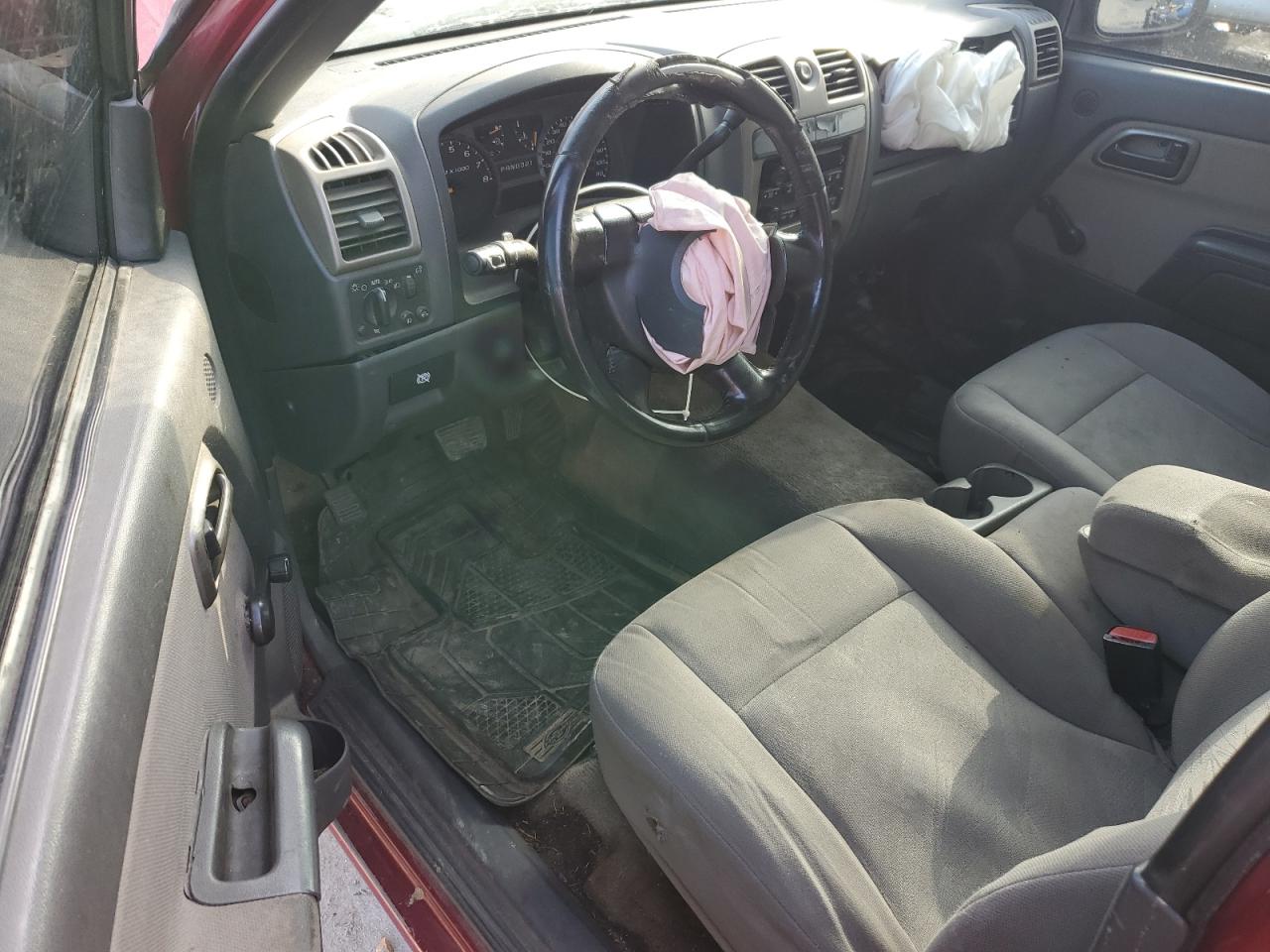 2004 Chevrolet Colorado - Image 8