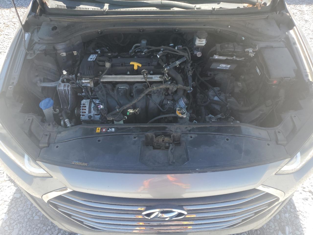 2017 Hyundai Elantra - Image 11