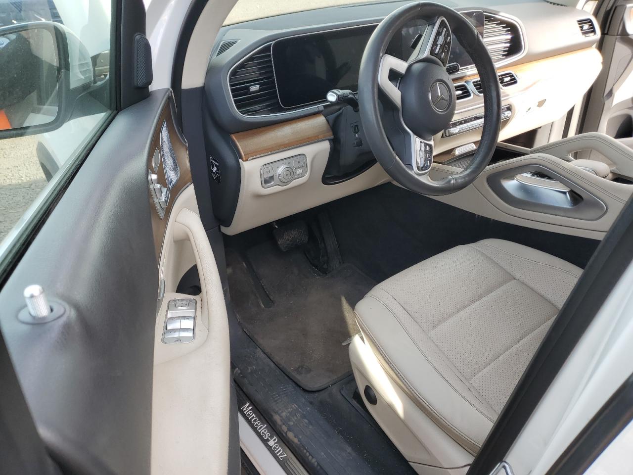 2020 Mercedes-Benz GLE - Image 8