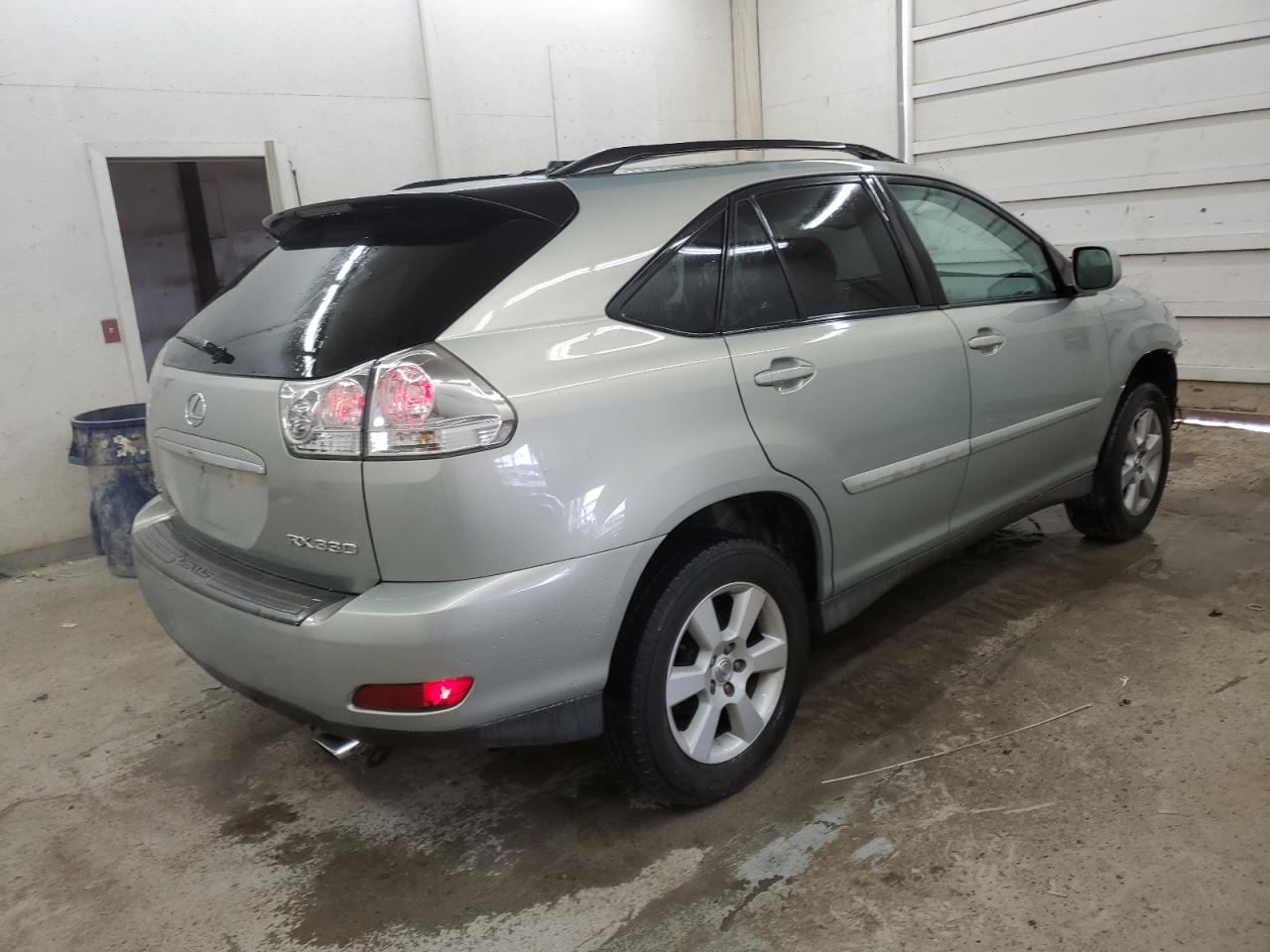2004 Lexus RX - Image 3