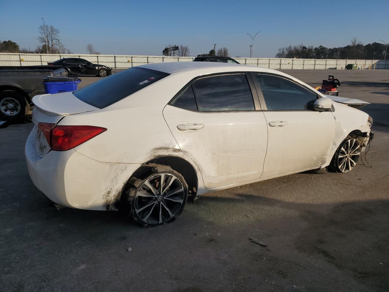 5YFBURHE4JP765124 TOYOTA COROLLA 2018