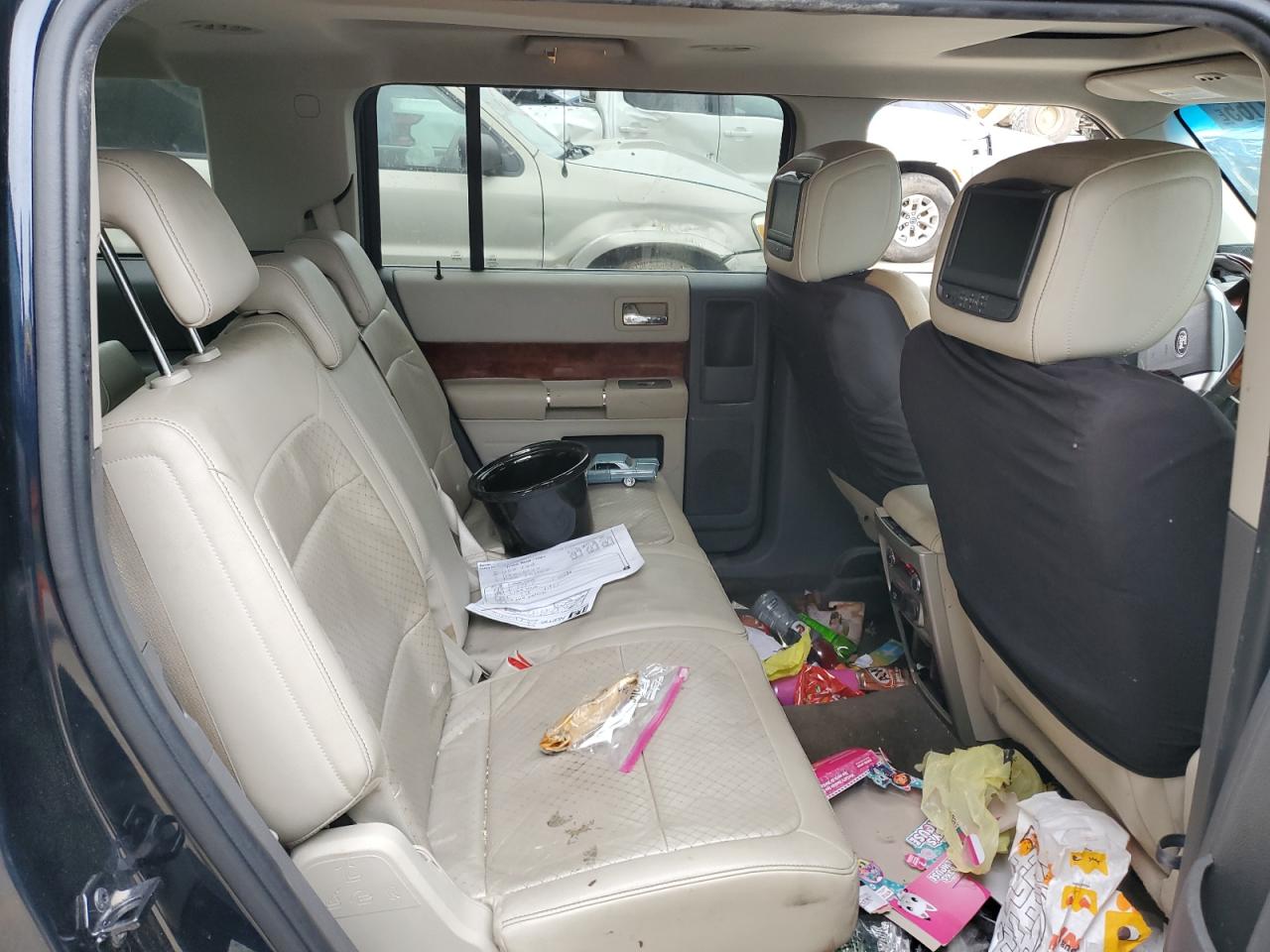 2010 Ford Flex - Image 11