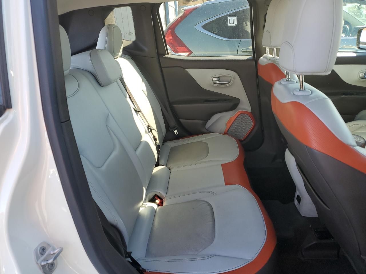 2015 Jeep Renegade - Image 11