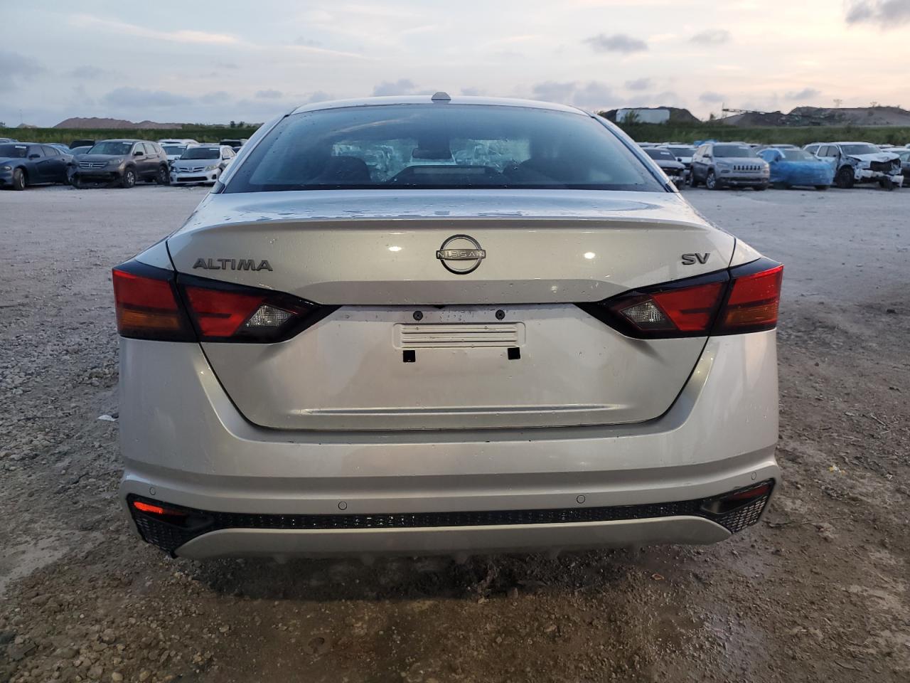 2024 Nissan Altima - Image 6
