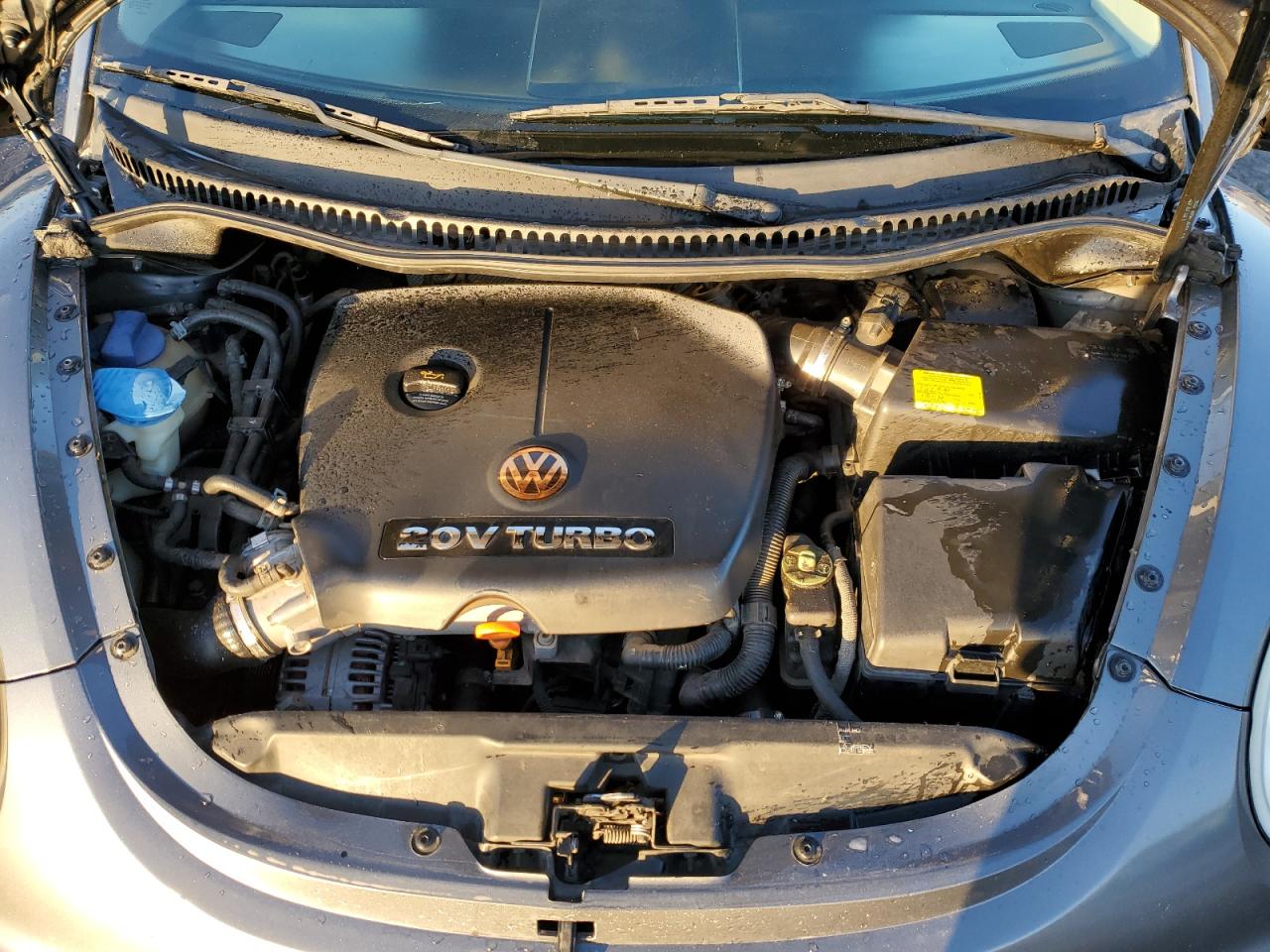 2005 Volkswagen Beetle - Image 12