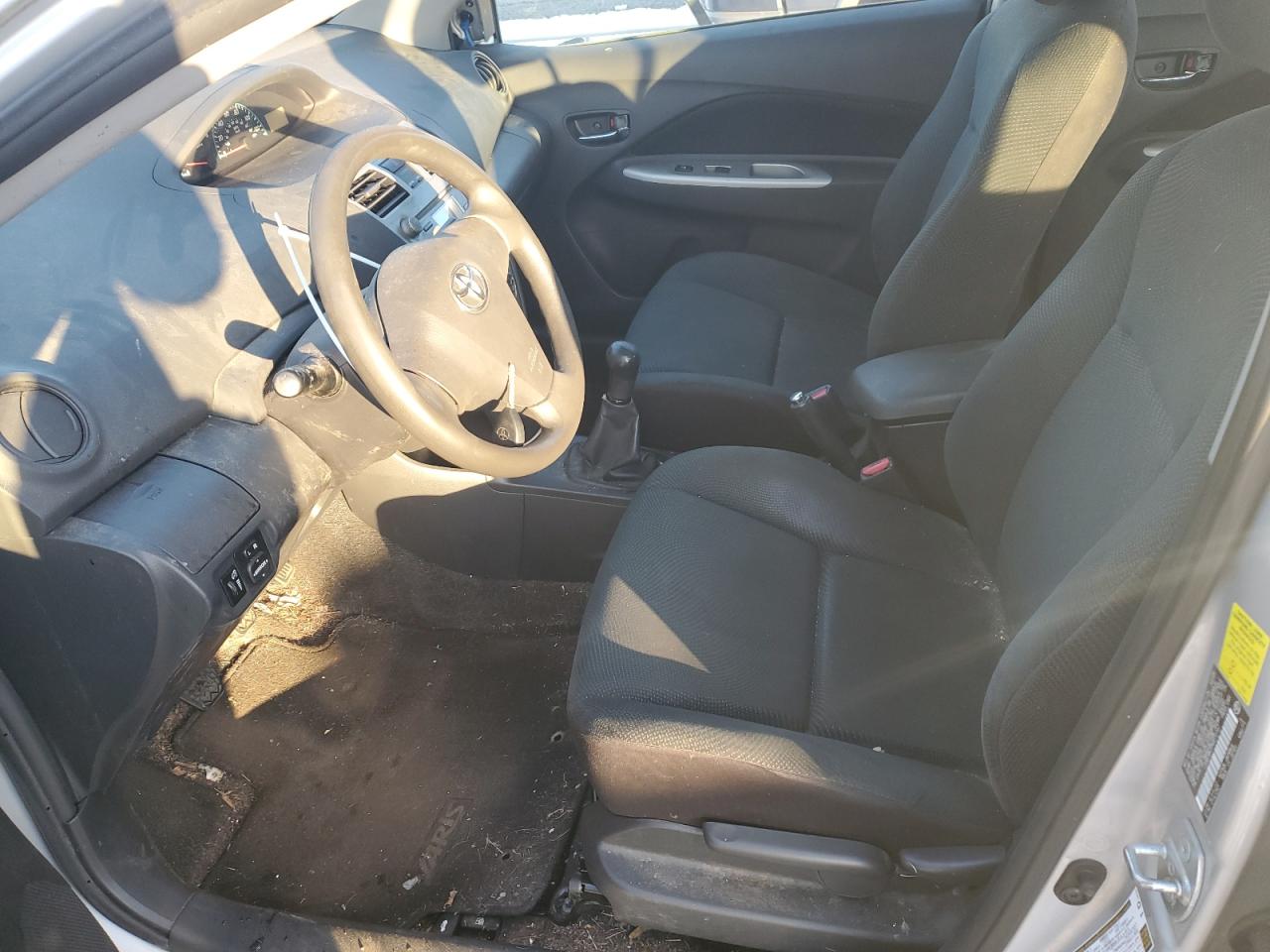 2010 Toyota Yaris - Image 7