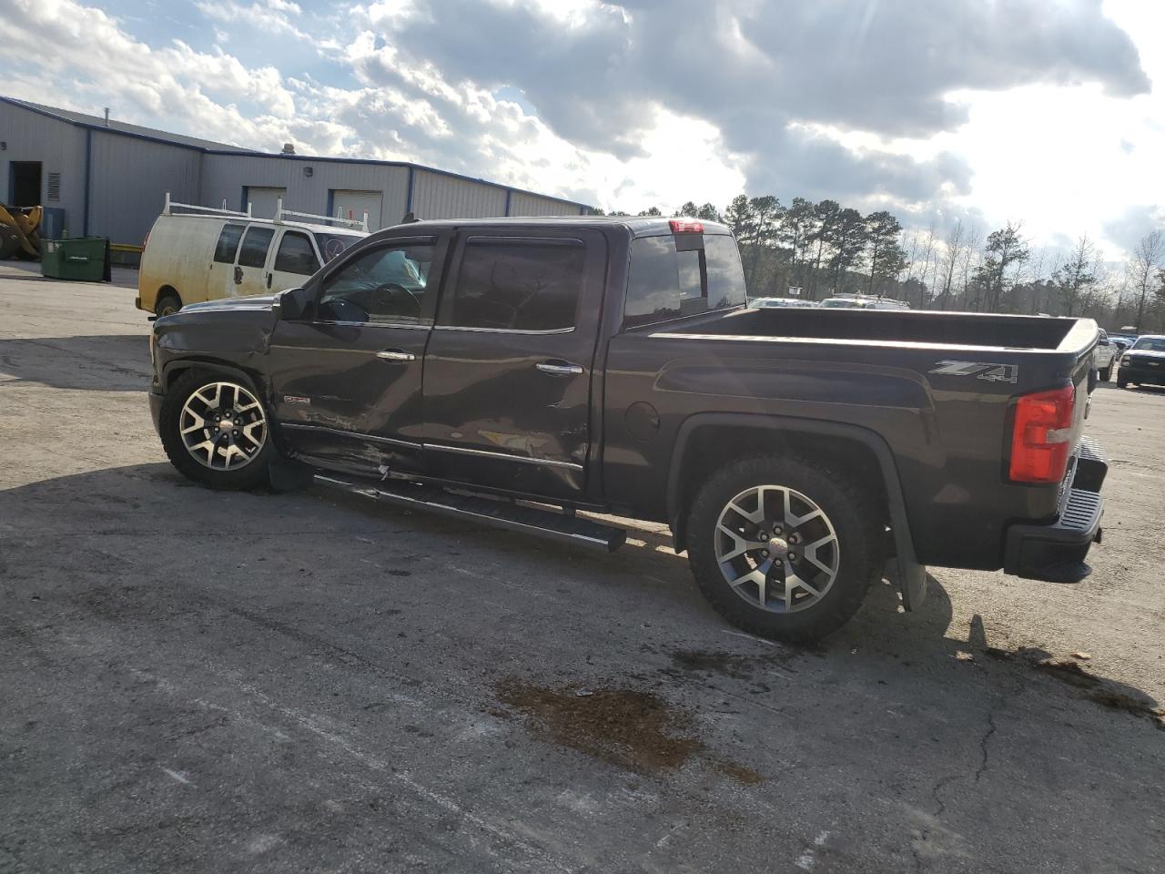 2015 GMC Sierra - Image 2
