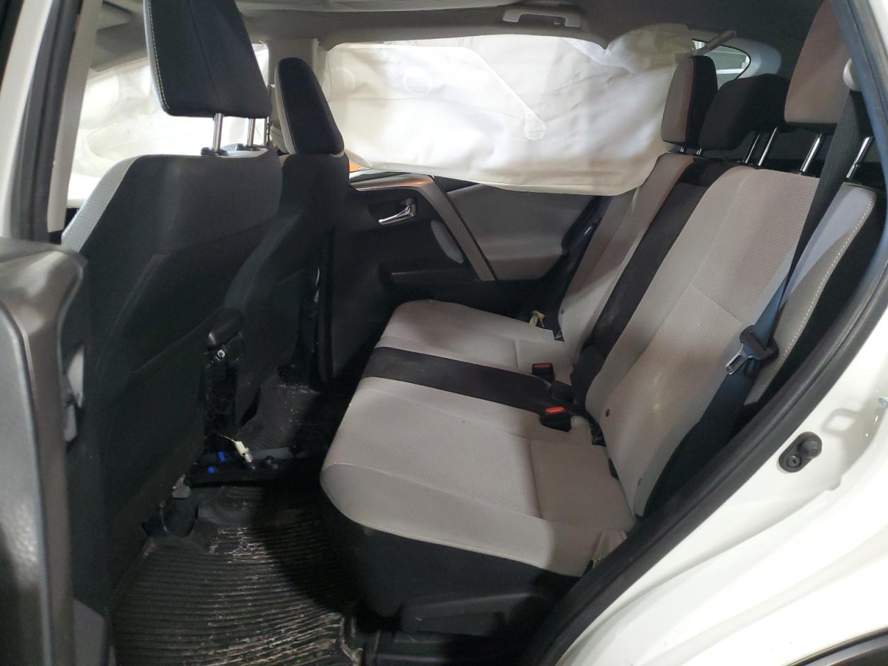 2018 Toyota RAV 4 - Image 10