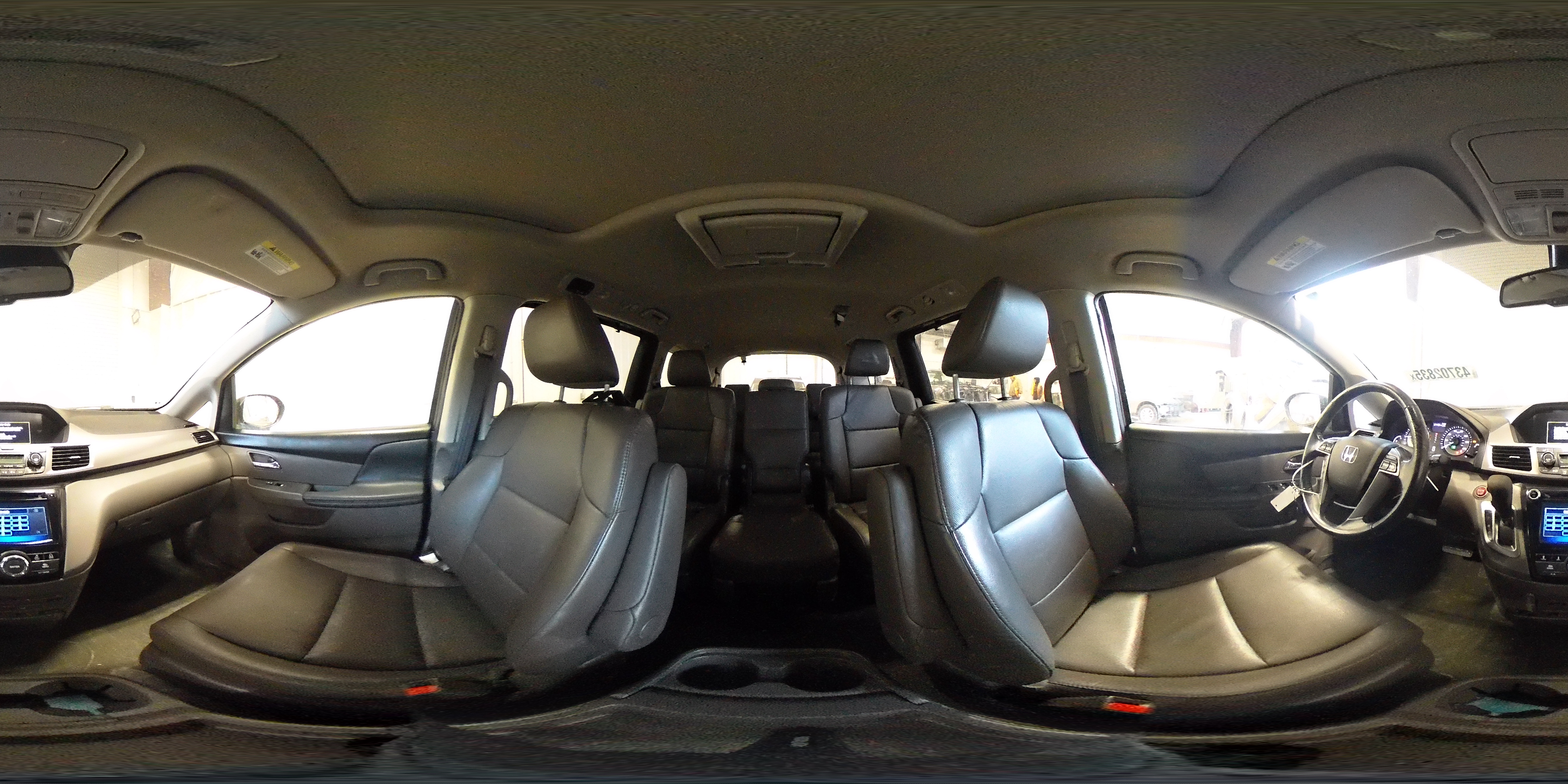 2015 Honda Odyssey - Image 16